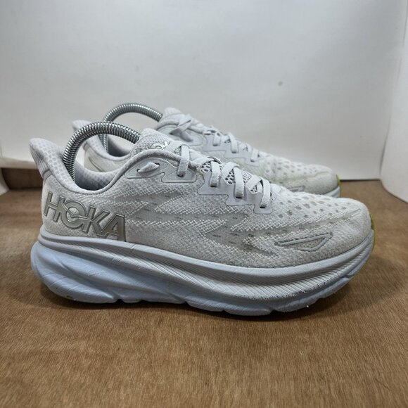 Hoka One One Shoes - Hoka One One Clifton 9 Women's Size 8 B(Medium) Running Shoes White